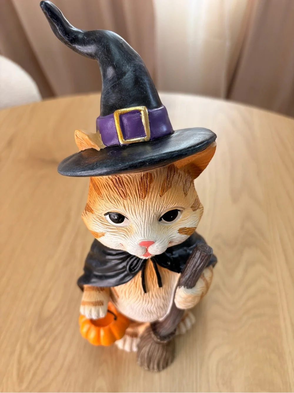 Halloween Figurine Figurine Orange Cat dressed as a Witch